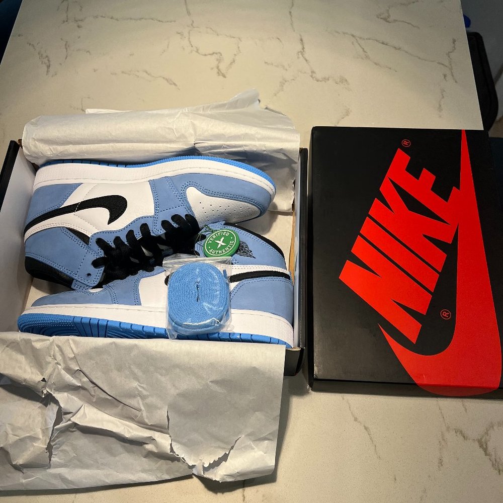 Jordan 1 Retro High White University Blue Black (GS) - New in Box